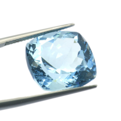 22,79 ct. Blue Topaz Cuscino