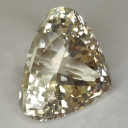 18,29 ct. Natürlicher Kunzit im Birnenschliff, 16,45 x 14,79 mm