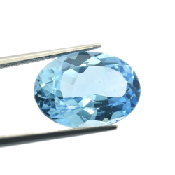 14,25 ct.. Blue Topaz Ovale Cut