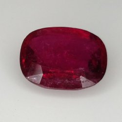 5,32 ct Turmalin-Rubellit-Ovalschliff 12,70 x 9,96 mm