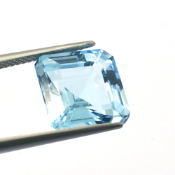 9,16 ct.. Blue Topaz Smeraldo