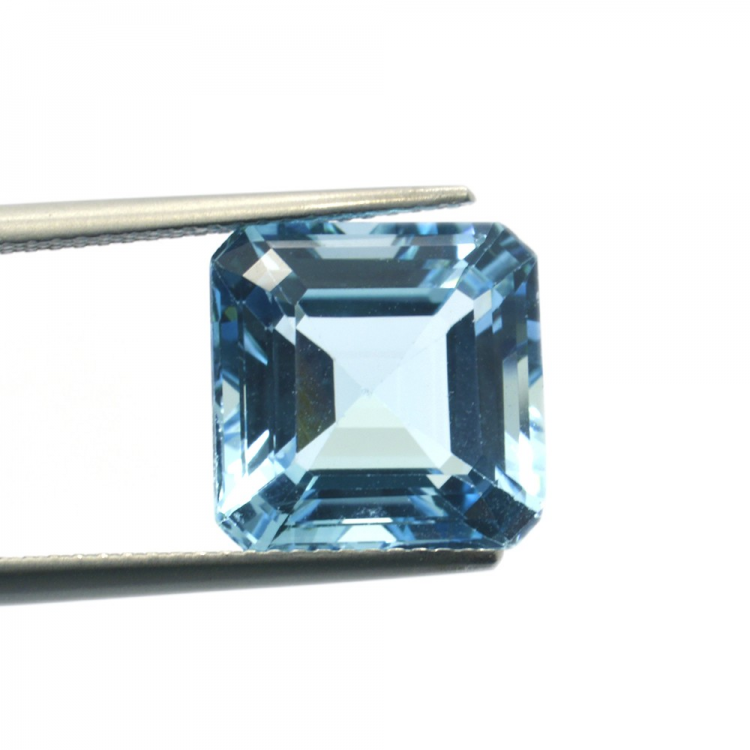 9,16 ct. Blue Topaz Emerald