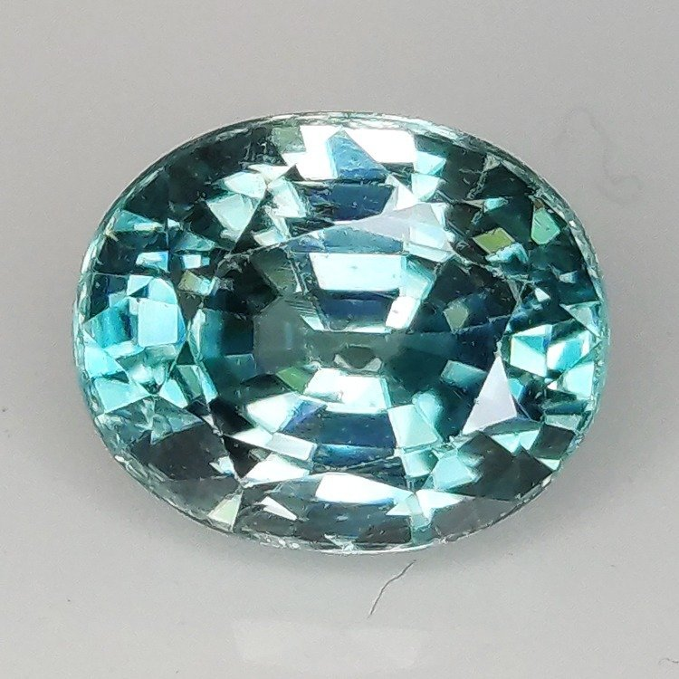 Zircon Naturel Bleu Ovale 1.70 Ct - Origine Cambodge, Qualité AZUL, Traitement Chauffé, Neuf !