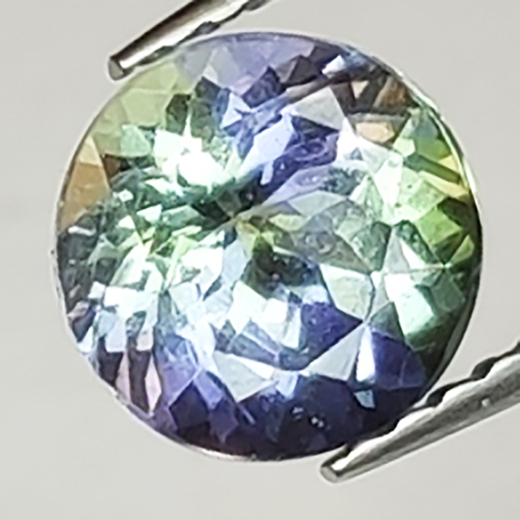 1,18 ct Tansanit im Rundschliff 6,4 x 4,13 mm