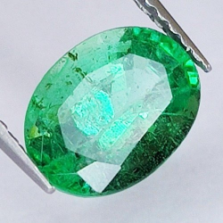 1,86 ct Smaragd im Ovalschliff 9,22 x 6,90