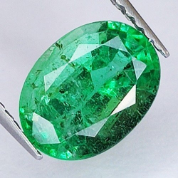 1,86 ct Smaragd im Ovalschliff 9,22 x 6,90