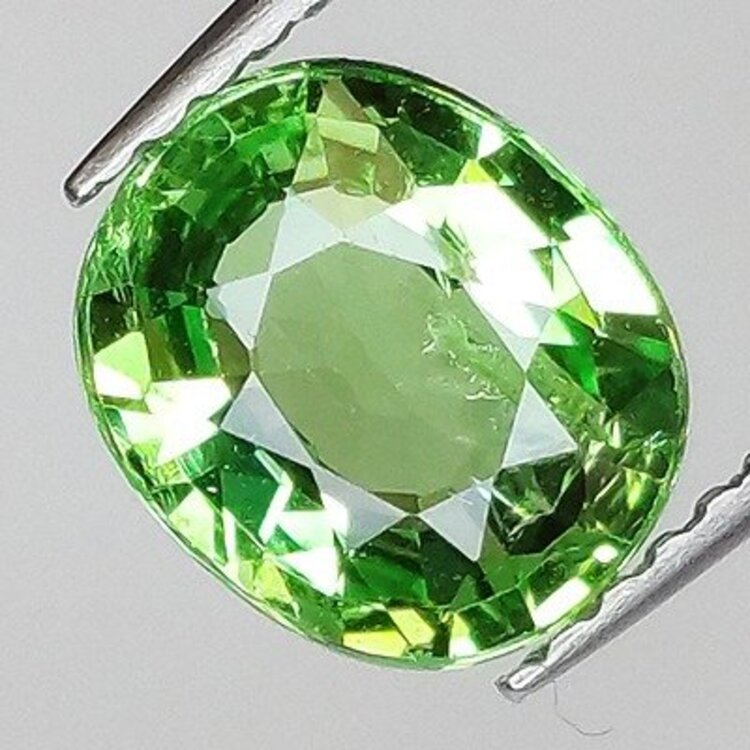 1.74ct Green Tsavorite oval cut 8.00x6.78mm