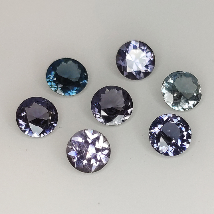 Spinello da 2,16 ct, taglio rotondo, 4,3-4,4 mm