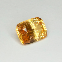 2,29 ct Hessonit-Granat im Kissenschliff 8,69 x 6,34 mm