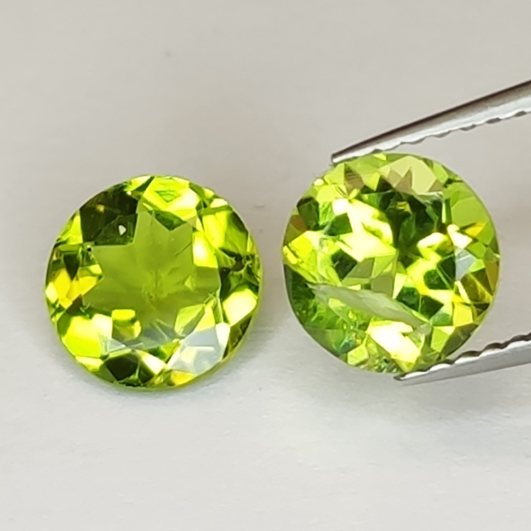 copy of Round cut peridot 7mm 1pz