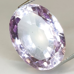 18,53 ct Amethyst im Ovalschliff 18,09 x 13,75 mm