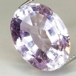 18,53 ct Amethyst im Ovalschliff 18,09 x 13,75 mm