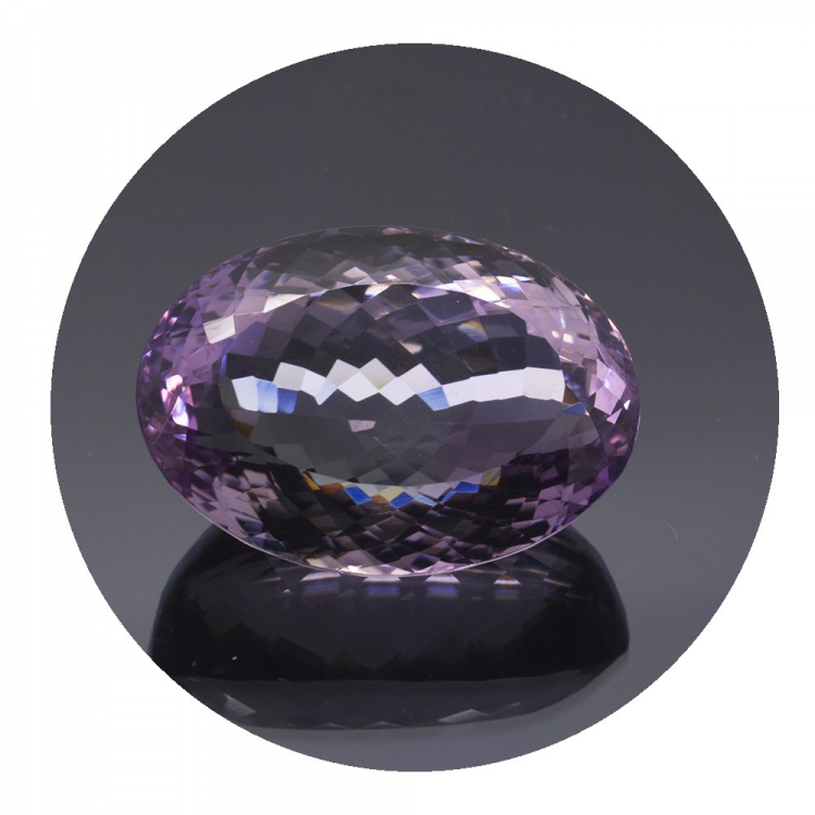 Ametista rosa dalla Francia da 54,88 ct, 29,37x20,42 mm