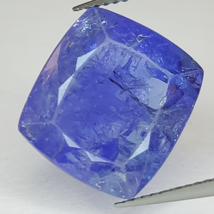 Taglio a cuscino di tanzanite blu da 8,86 ct, 13,14 x 11,92 mm