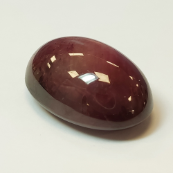 Cabochon ovale con rubino stellato da 42,80 ct, 23,50x15,64 mm