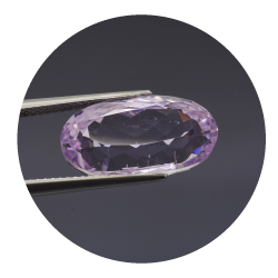 13,27 ct. .kunzite Ovale