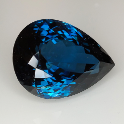 48,66ct Topaze Londres Taille Naturelle Poire 24,95x18,78 mm.