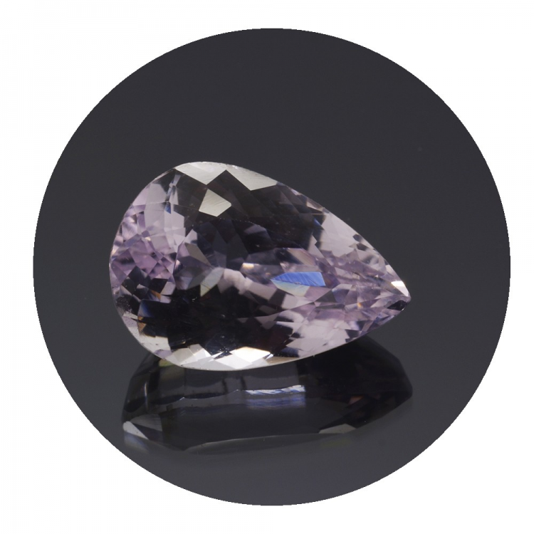 10,18 ct  kunzite Goccia