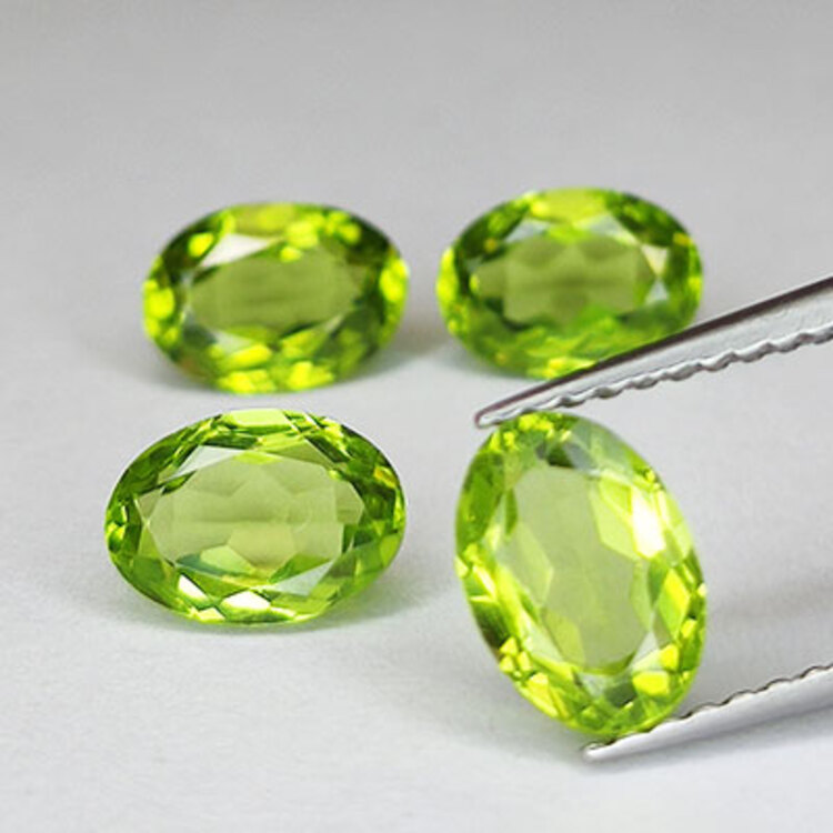 2pc Peridot Oval Cut 7x5mm