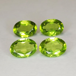 2 pezzi di peridoto taglio ovale 7x5 mm