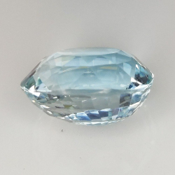 Topazio azzurro a taglio ovale da 11,87 ct, 14,23 x 11,97 mm