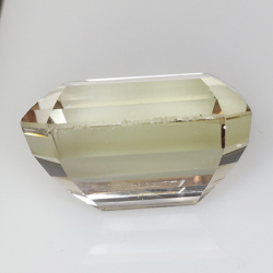 40,73 ct Kunzit-Kissenschliff, 22,83 x 14,86 mm