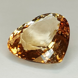 17,27 ct Champagner-Topas im Herzschliff, 15,86 x 17,43 mm