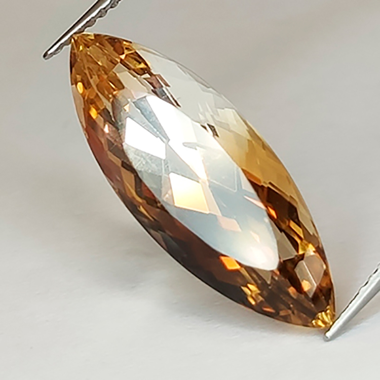 Topazio champagne da 9,11 ct, taglio marquise, 28,23 x 16,13 mm