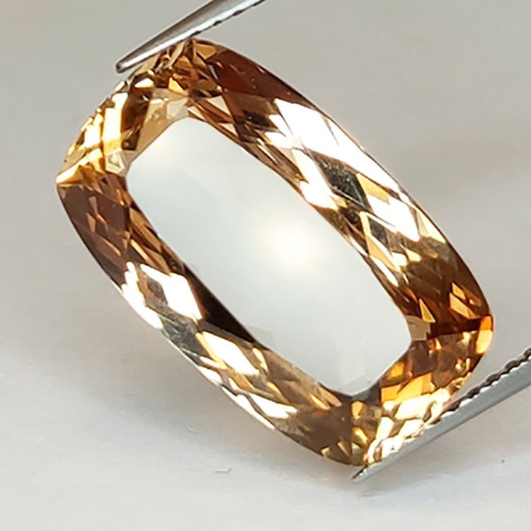 9.89ct Champagne Topaz Cushion Cut 16.93x10.14mm