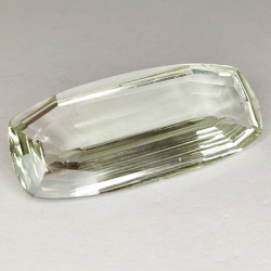 23,97 ct Prasiolith-Spezialschliff 33,09 x 14,48 mm