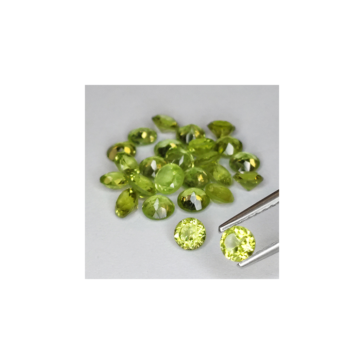 4.86ct Green Peridot Round Cut 3.5mm