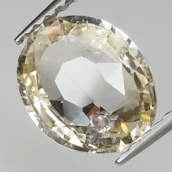 2,28 ct Padparascha-Saphir im Ovalschliff, 9,24 x 7,53 mm