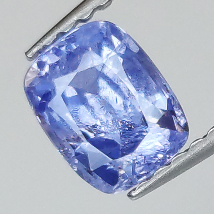 0,97 ct blauer Saphir im Kissenschliff 6,34 x 4,90 mm