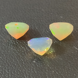 1,99 ct Opal im Rundschliff 6 mm