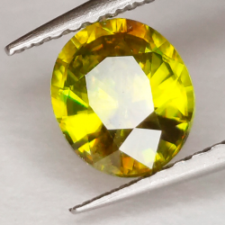 1.09ct Esfena Verde Talla Oval 6.81x6.03mm