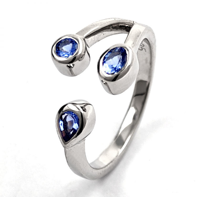 Anello in argento e tanzanite