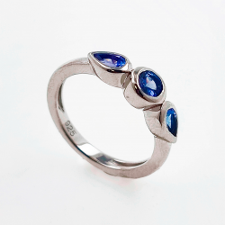 Anello in argento e tanzanite