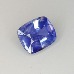 0,81ct Saphir im Kissenschliff 5,93 x 4,83 mm