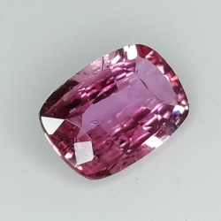 0,83ct Saphir im Kissenschliff 6,93 x 4,84 mm