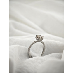 Bague en or blanc 18K avec diamant