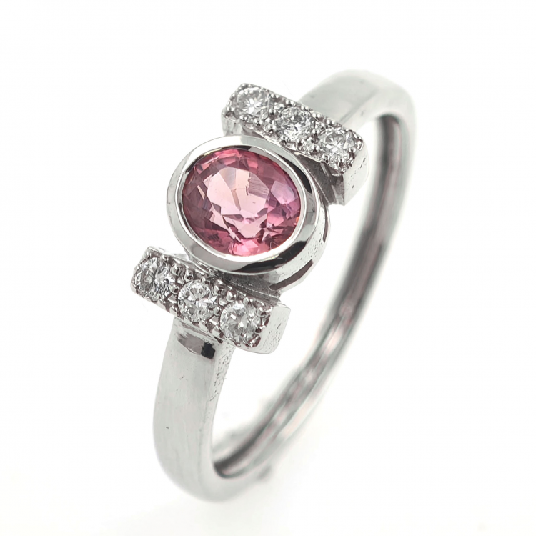 Gold ring with Padparadscha No Heat Sri Lanka Sapphire and Diamonds