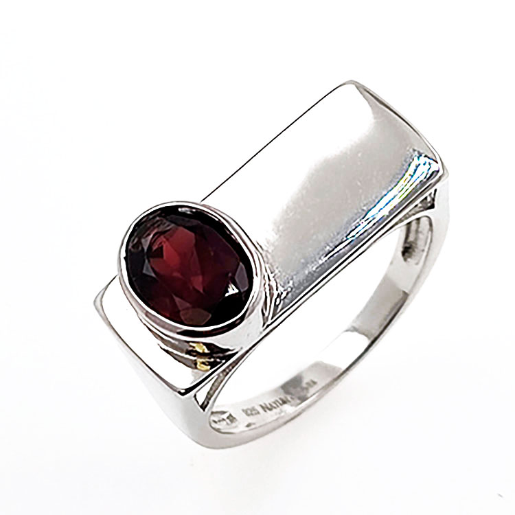 Ring of gems and 925 Sterling silver with rhodium plating