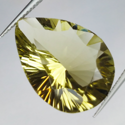 12,25ct Rauchquarz im Birnenschliff 20,1x14,5mm