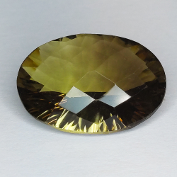 15,77ct Cuarzo ahumado talla oval 21,1x15mm