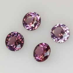 1,31ct Spinel Round Cut 4,3-4,4mm