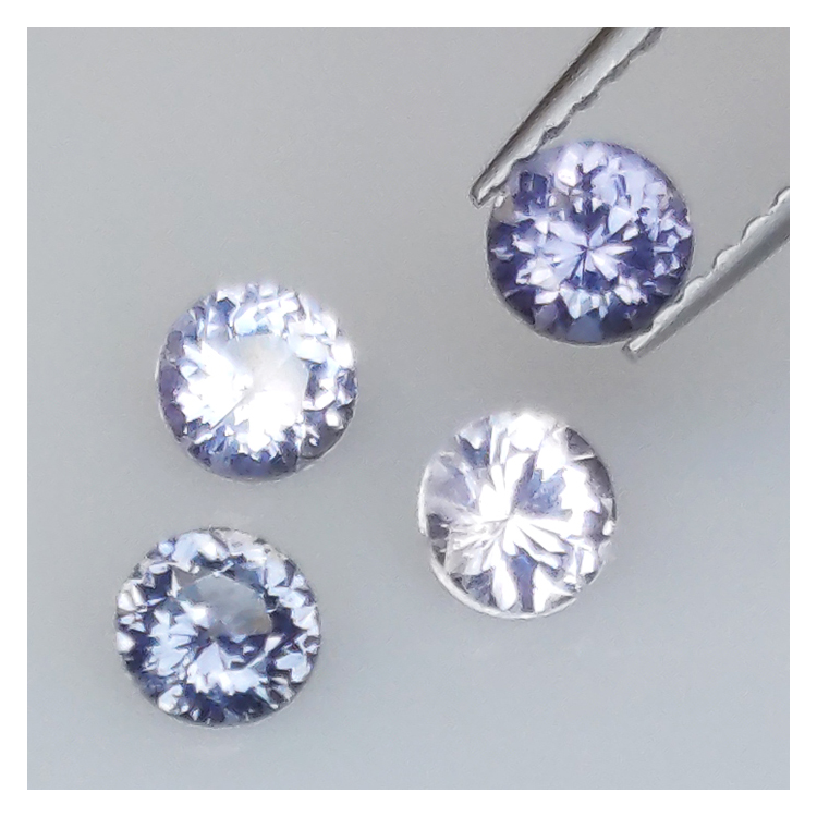 1.18ct Spinel Round Cut 4-4,1mm