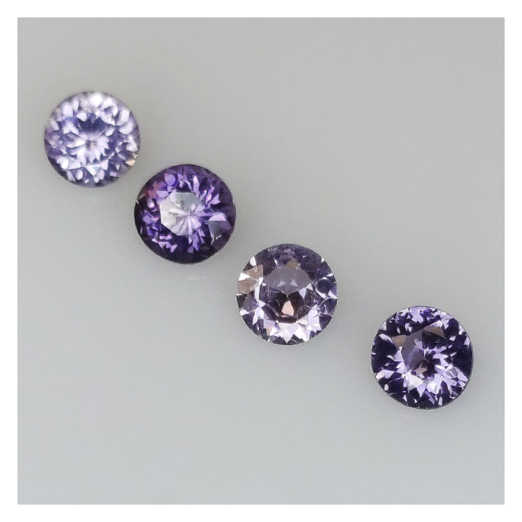 1,36ct Spinel Round Cut 4,3-4,4mm