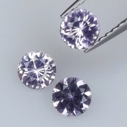 1,30ct Spinel Round Cut 4,3-4,4mm