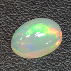 1,43ct Oval geschliffener Opal 9,12 x 7,40 mm