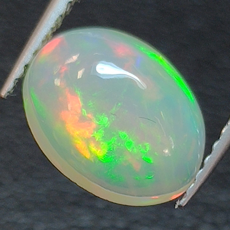 1,43ct Oval geschliffener Opal 9,12 x 7,40 mm